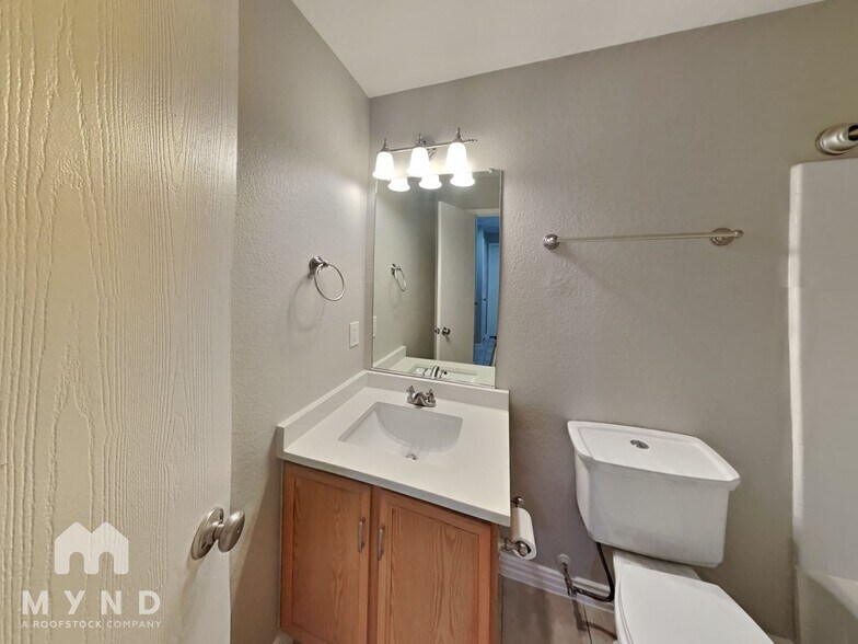 Building Photo - 8924 Sun Haven Way