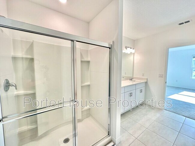 Building Photo - 4847 Sunflower St