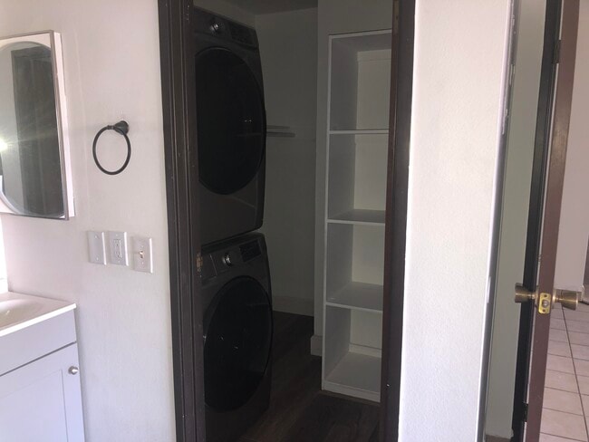 Building Photo - 77805 California Dr