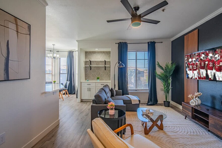 Building Photo - 7455 N 95th Ave