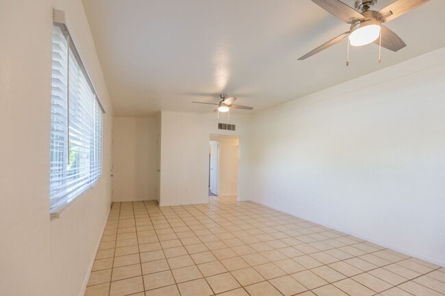 Building Photo - Wonderful 3 Bedroom 2 Bath Home!