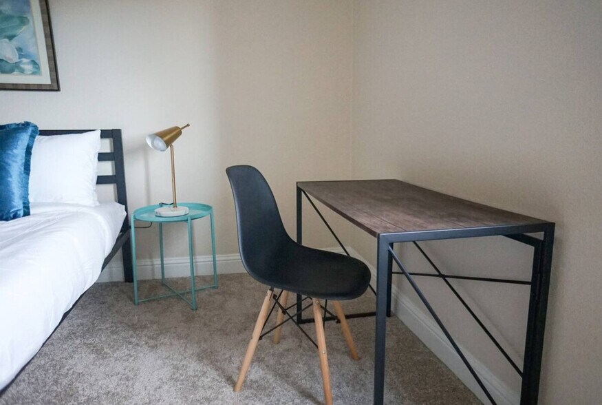 Building Photo - 12701 N Pennsylvania Ave