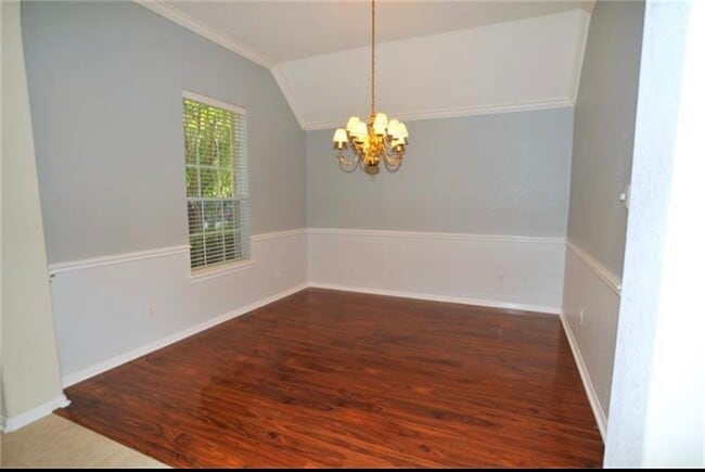 Building Photo - 1030 Walnut Pointe