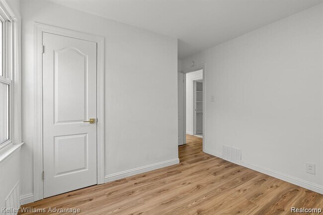 Building Photo - 20558 Oakfield Ave