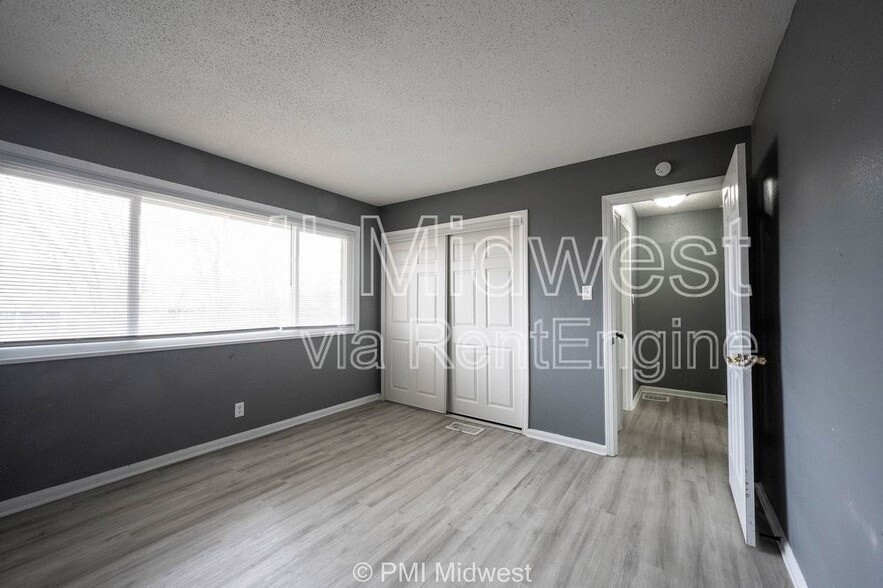 Building Photo - 6056 E 16th St