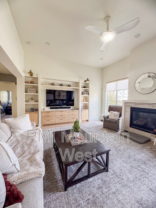Building Photo - 703 N 920 E