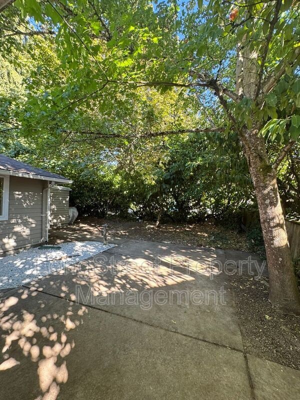 Building Photo - 129 NW 11th St