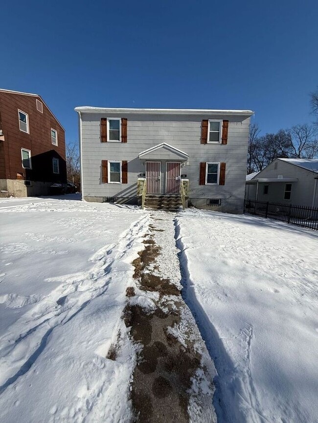 Building Photo - Beautiful 2 Bedroom 1 Bathroom in Kansas City!