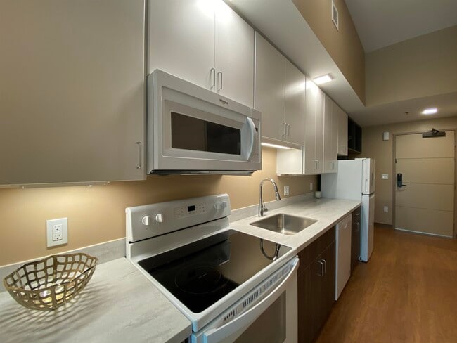 Building Photo - 83 Hanover St