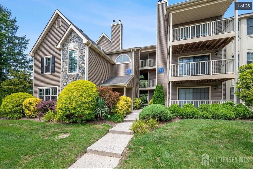 Building Photo - 394 Carhart Ct