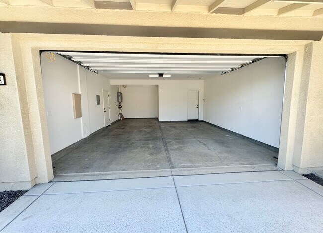 Building Photo - Beautiful home in Springlake!!