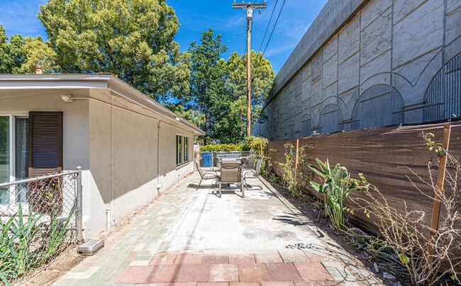 Building Photo - 6348 Neva Pl