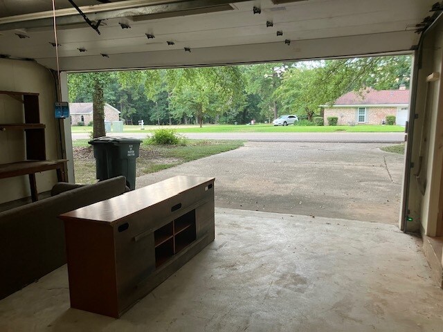Building Photo - 706 Tarreyton Dr