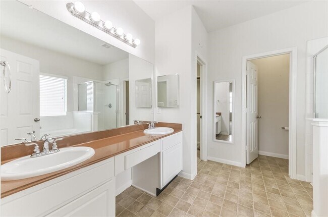 Building Photo - 2503 Blue Reef Dr