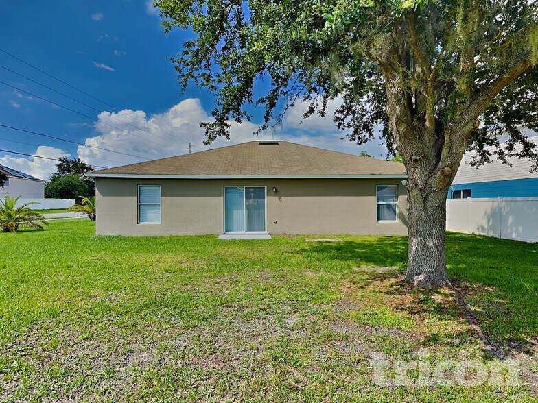 Building Photo - 102 Milton Pl