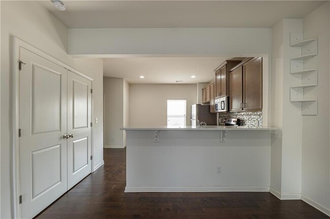 Building Photo - 915 Society Cir