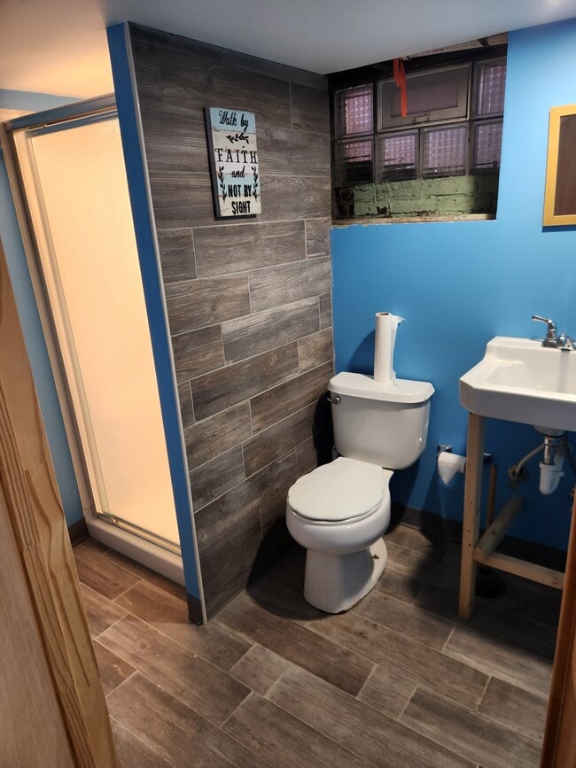 Building Photo - 2245 S Braddock Ave