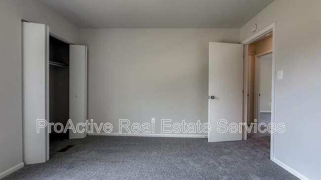 Building Photo - 1373 E Tanners Creek Dr