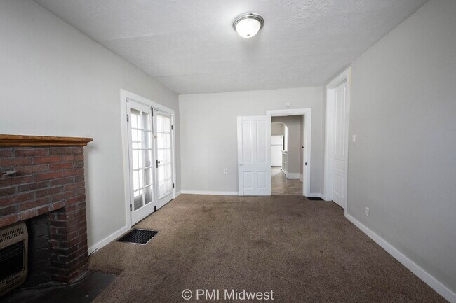 Building Photo - 411 S East St