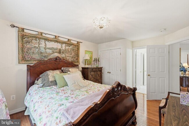 Building Photo - 1072 Safa St