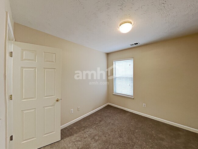Building Photo - 4865 Lake Park Ln