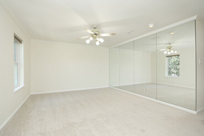 Building Photo - 7499 Brompton St