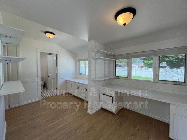Building Photo - 5710 Jumilla Ave