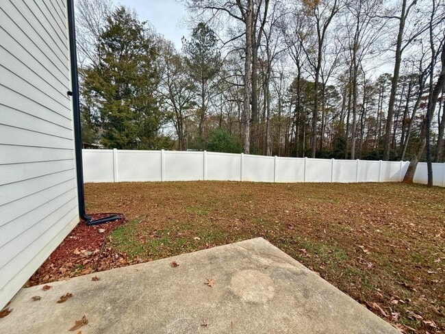 Building Photo - 6810 City View Dr