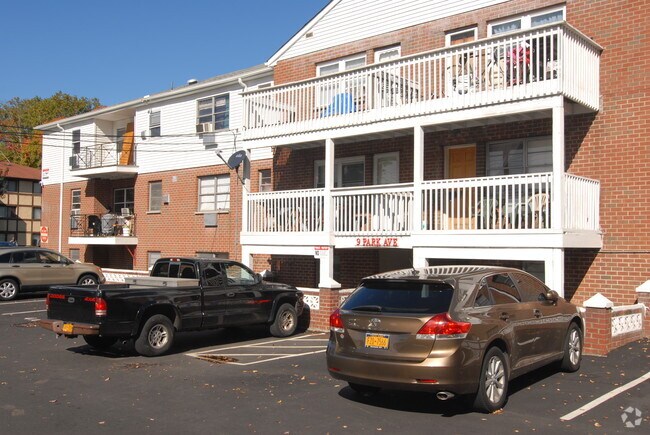 Building Photo - Juliann Garden Apartments