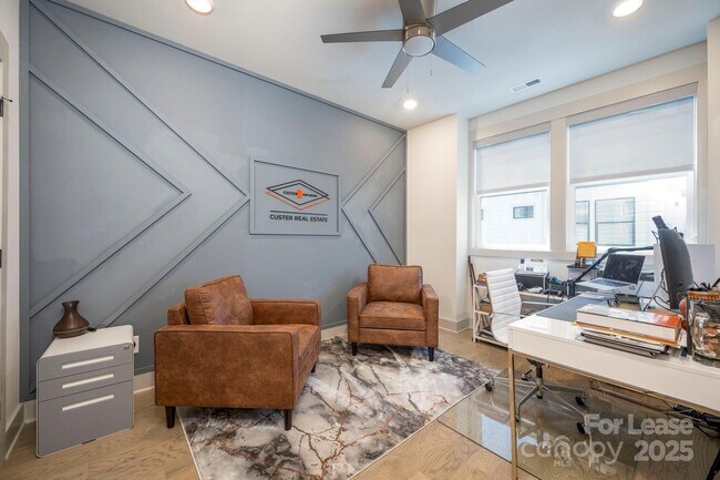 Building Photo - 1033 Wesley Terrace Ave