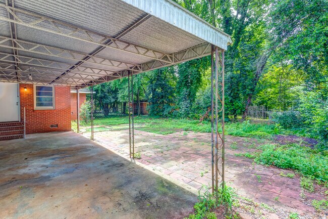 Building Photo - 3720 Pelzer Ave