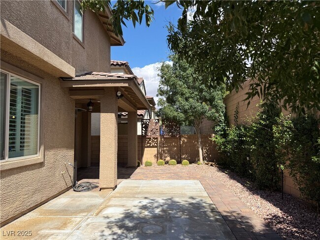 Building Photo - 340 Mezzaforte St