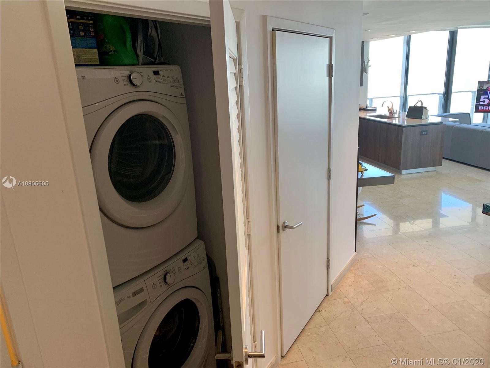 Building Photo - 88 SW 7th St