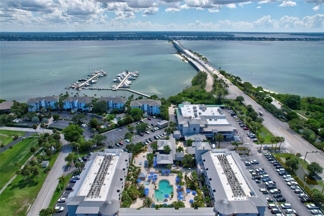 Building Photo - 40 NE Plantation Rd