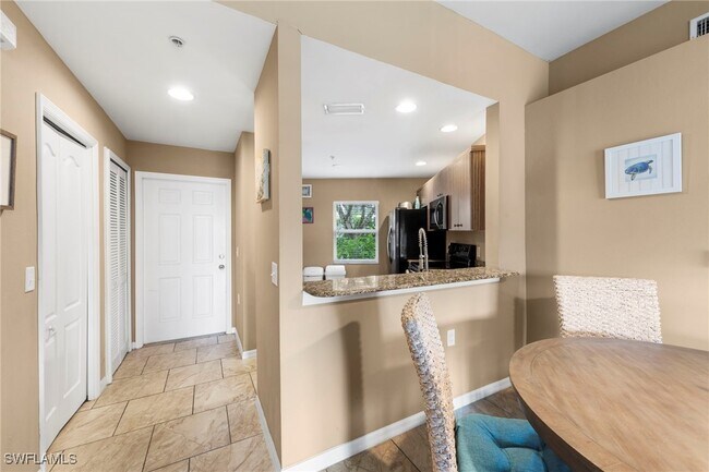 Building Photo - 12141 Summergate Cir