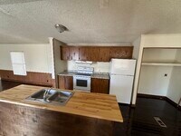 Building Photo - 9979 Farris Loop