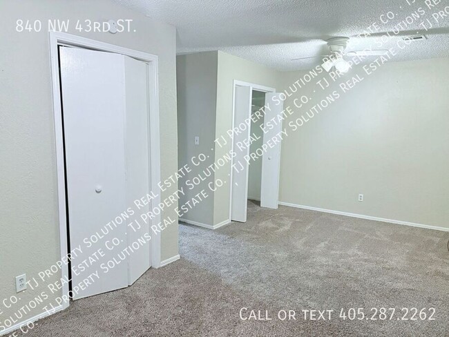 Building Photo - Three bedroom home near Uptown!