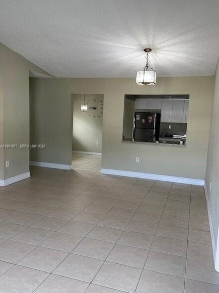 Building Photo - 471 NE 210th Cir Terrace