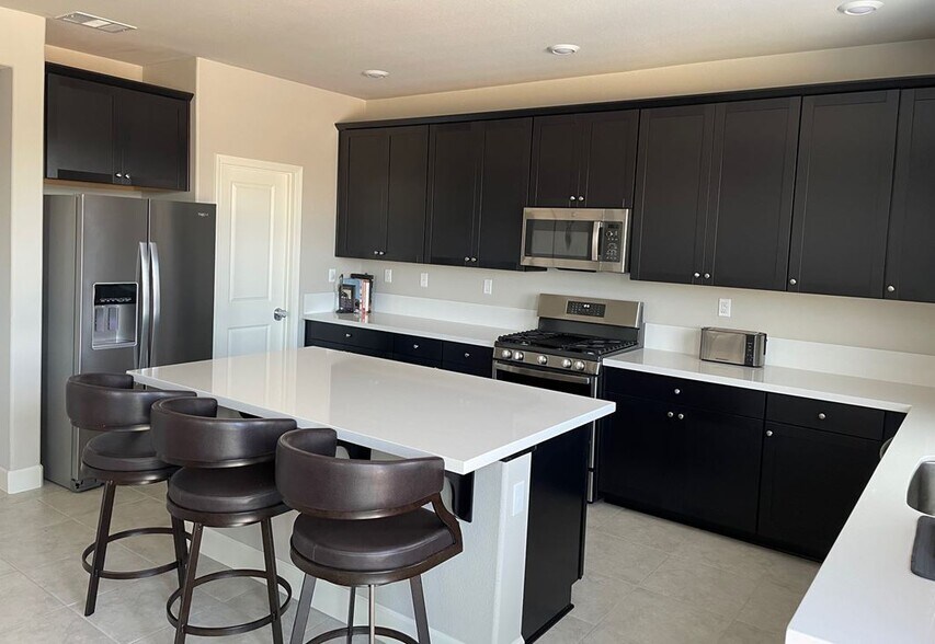 Building Photo - 6803 Rivaldo Dr