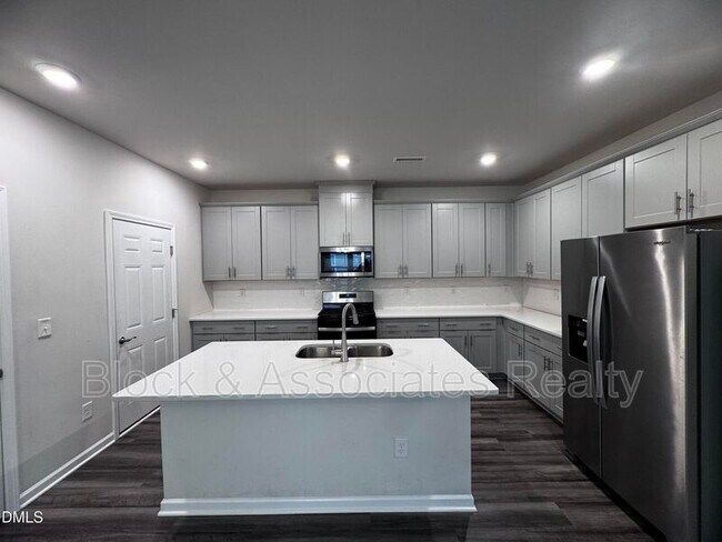 Building Photo - 129 Boone Lake Way