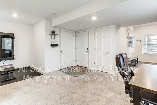 Building Photo - 4142 N Rome St