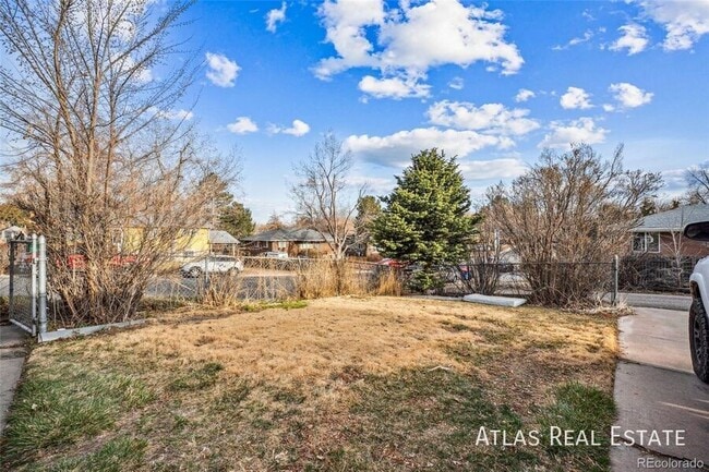 Building Photo - 1304 W Crestline-