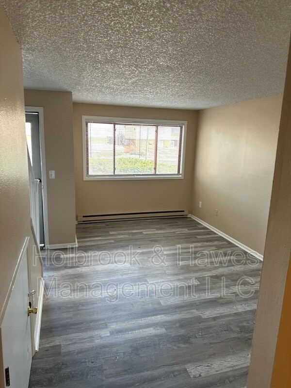 Building Photo - 4881 Basswood Dr