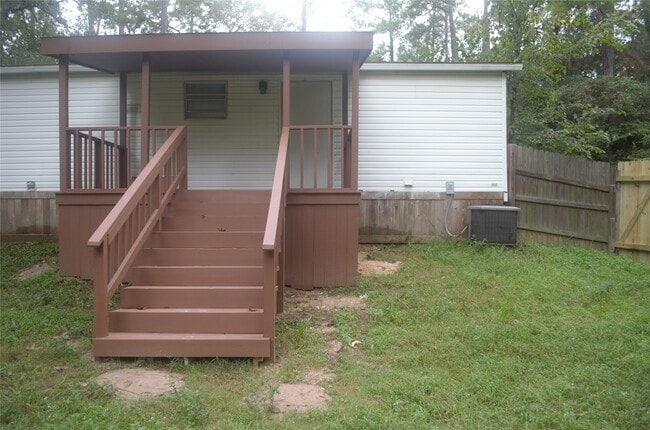 Building Photo - 23008 Glenwood Blvd