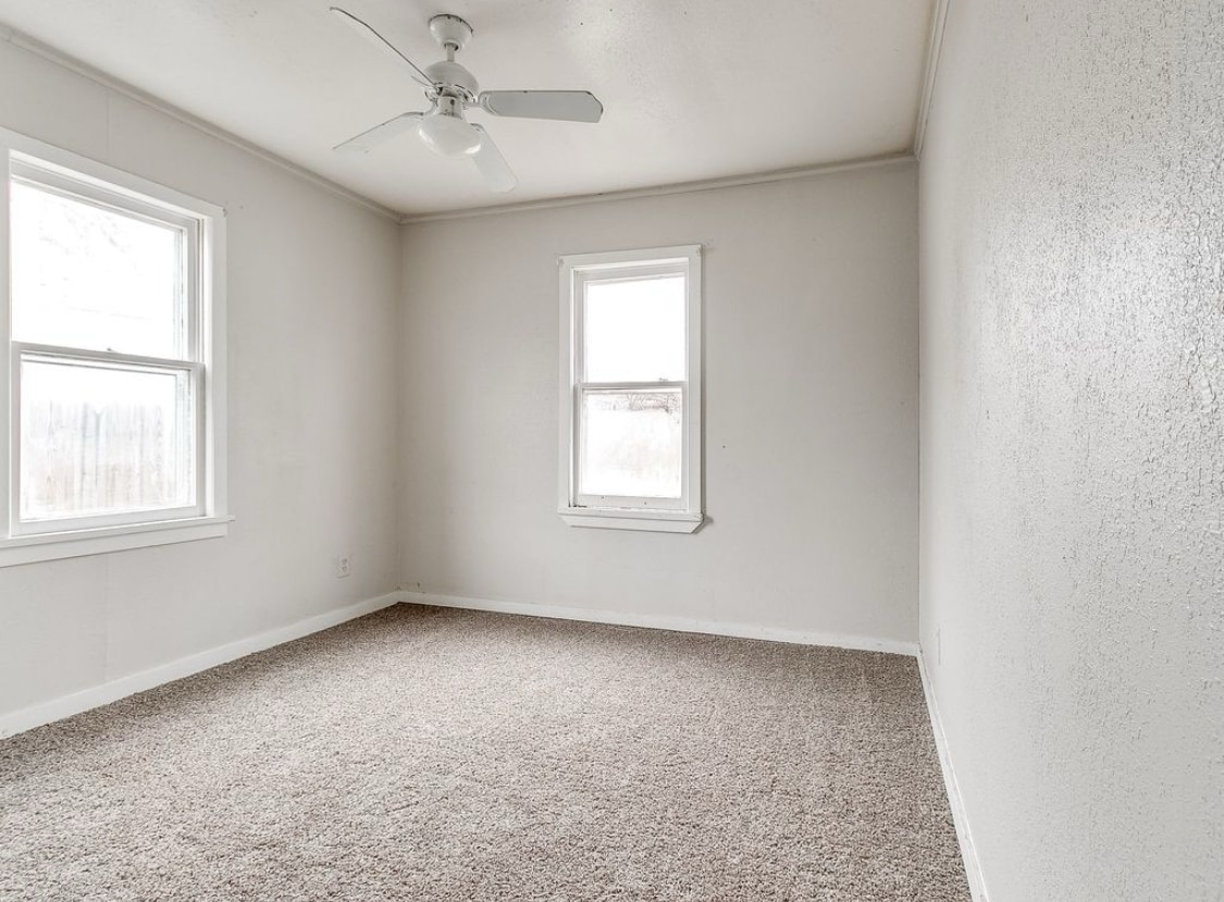 Building Photo - 7402 SE 15th St