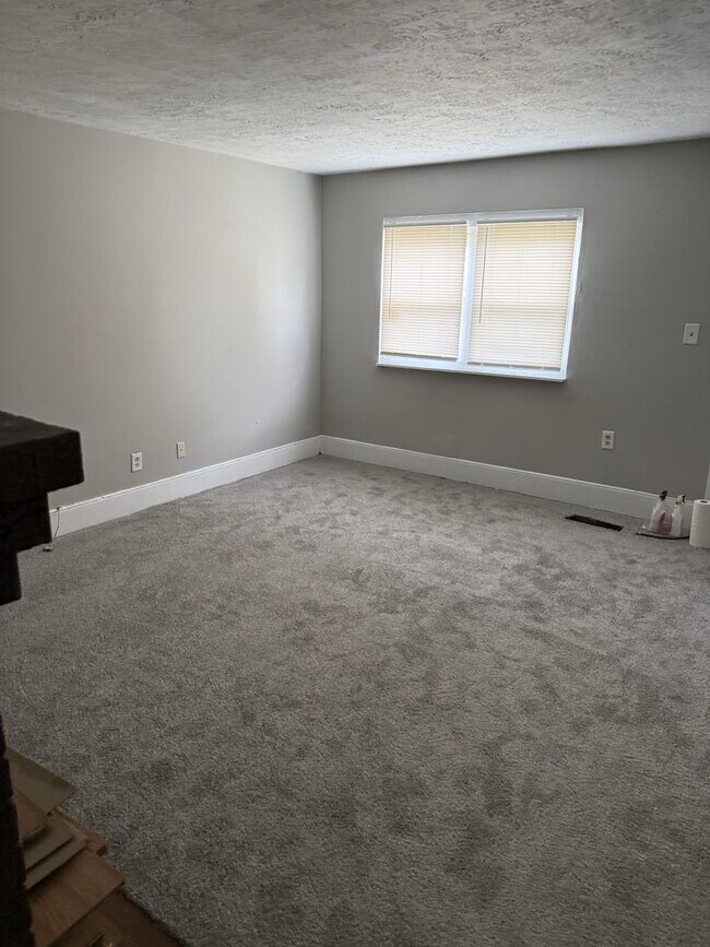 Building Photo - Adorable 2BR/1BA house