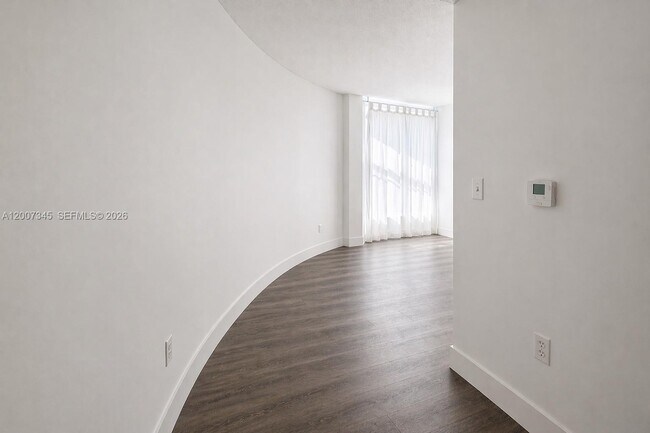 Building Photo - 6580 Indian Creek Dr