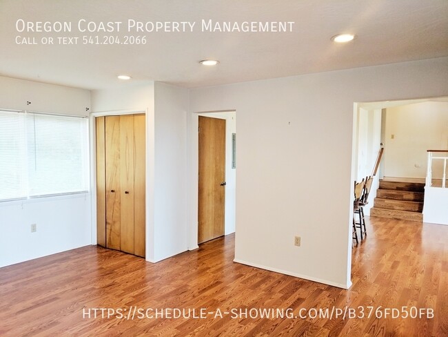 Building Photo - 584 Hwy 101 S