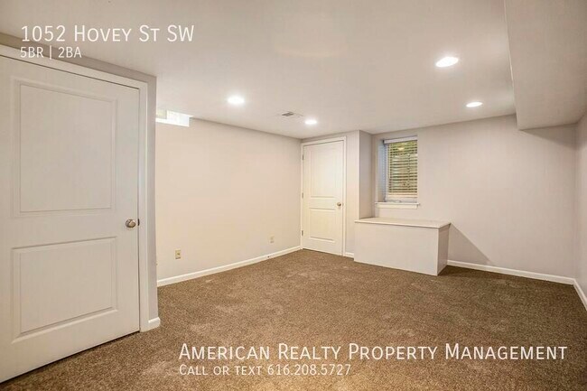 Building Photo - 1052 Hovey St SW