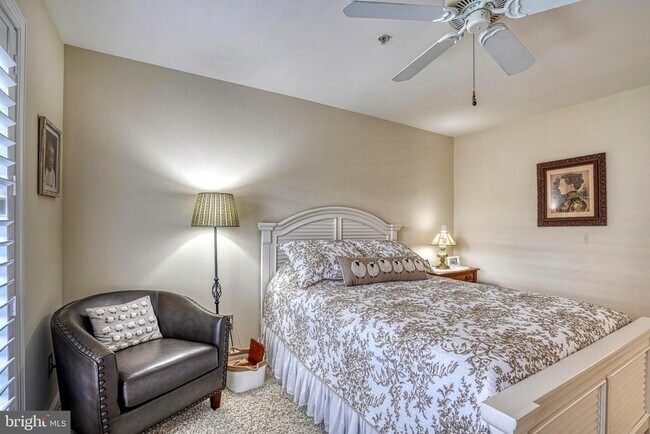 Building Photo - 28463 Pinehurst Cir